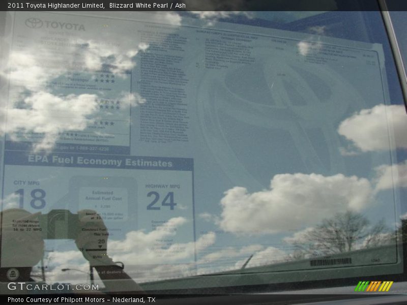 Blizzard White Pearl / Ash 2011 Toyota Highlander Limited