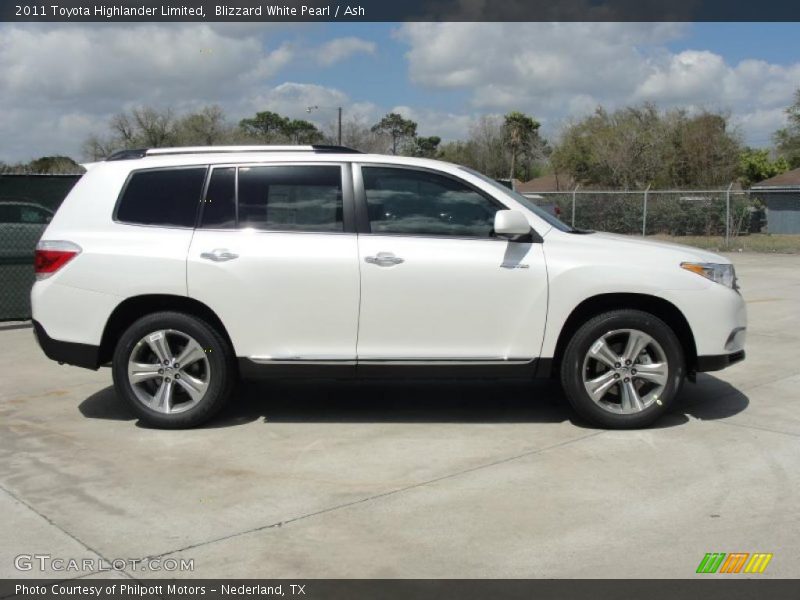 Blizzard White Pearl / Ash 2011 Toyota Highlander Limited