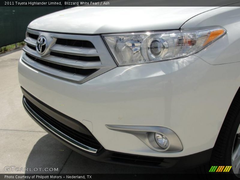 Blizzard White Pearl / Ash 2011 Toyota Highlander Limited