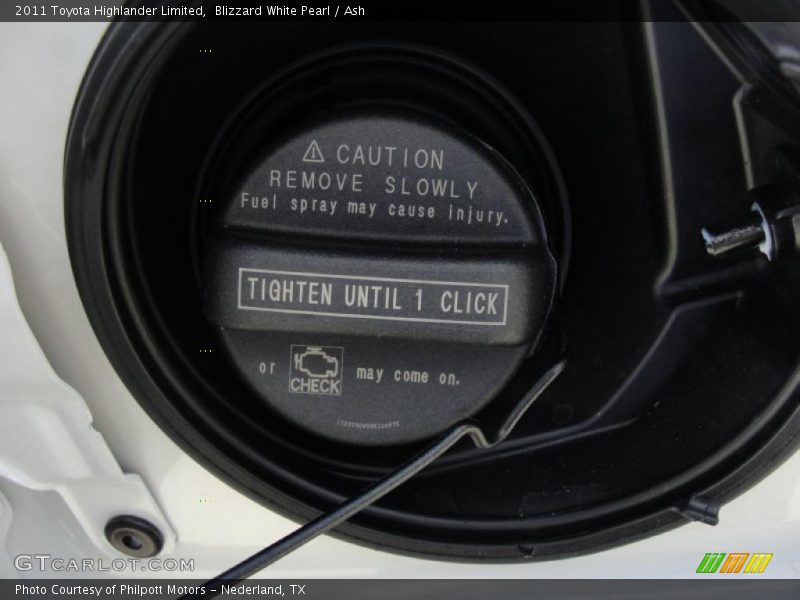 Blizzard White Pearl / Ash 2011 Toyota Highlander Limited