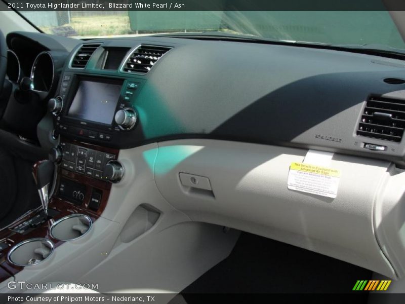 Blizzard White Pearl / Ash 2011 Toyota Highlander Limited
