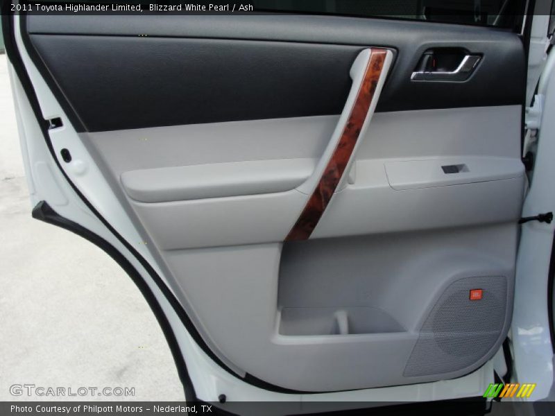 Blizzard White Pearl / Ash 2011 Toyota Highlander Limited