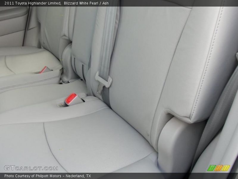 Blizzard White Pearl / Ash 2011 Toyota Highlander Limited