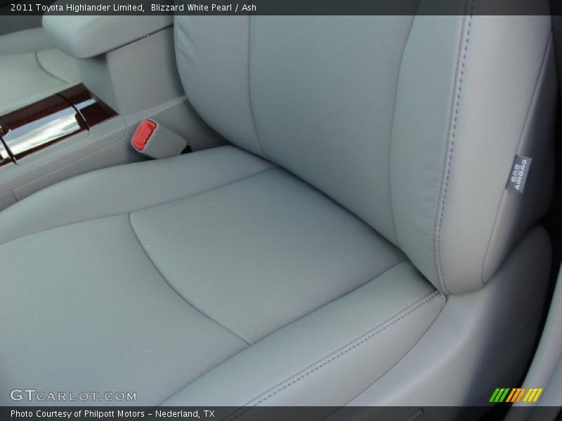 Blizzard White Pearl / Ash 2011 Toyota Highlander Limited