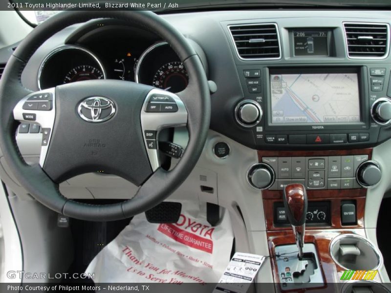 Blizzard White Pearl / Ash 2011 Toyota Highlander Limited