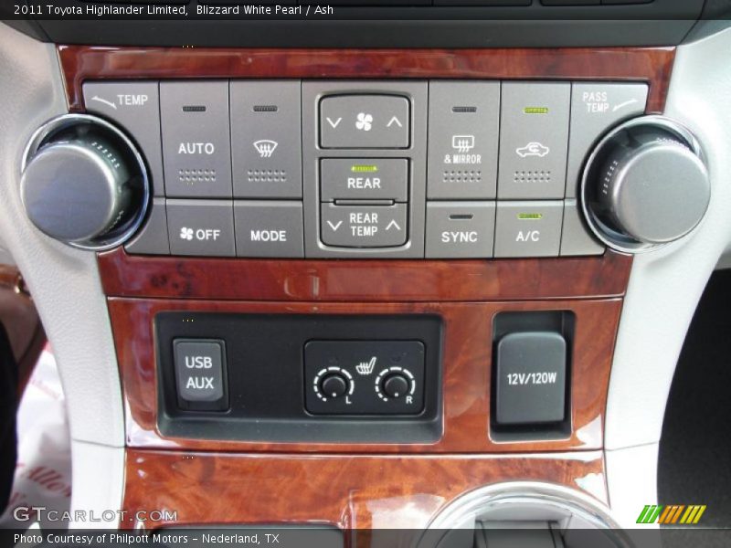 Blizzard White Pearl / Ash 2011 Toyota Highlander Limited