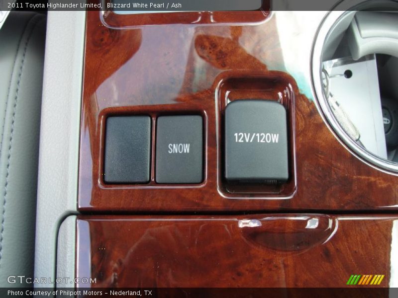 Blizzard White Pearl / Ash 2011 Toyota Highlander Limited