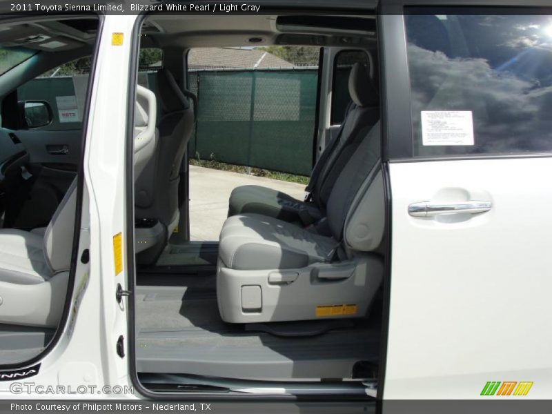Blizzard White Pearl / Light Gray 2011 Toyota Sienna Limited