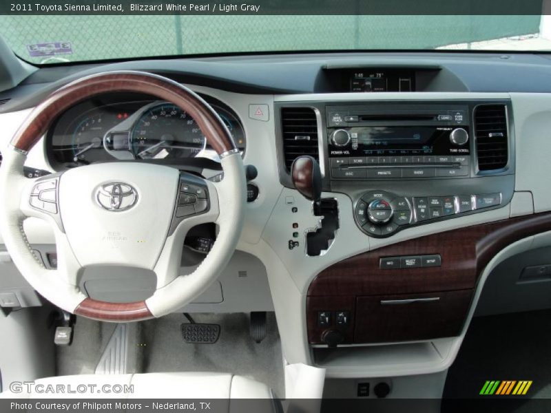 Dashboard of 2011 Sienna Limited