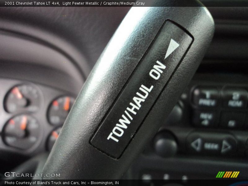 Light Pewter Metallic / Graphite/Medium Gray 2001 Chevrolet Tahoe LT 4x4