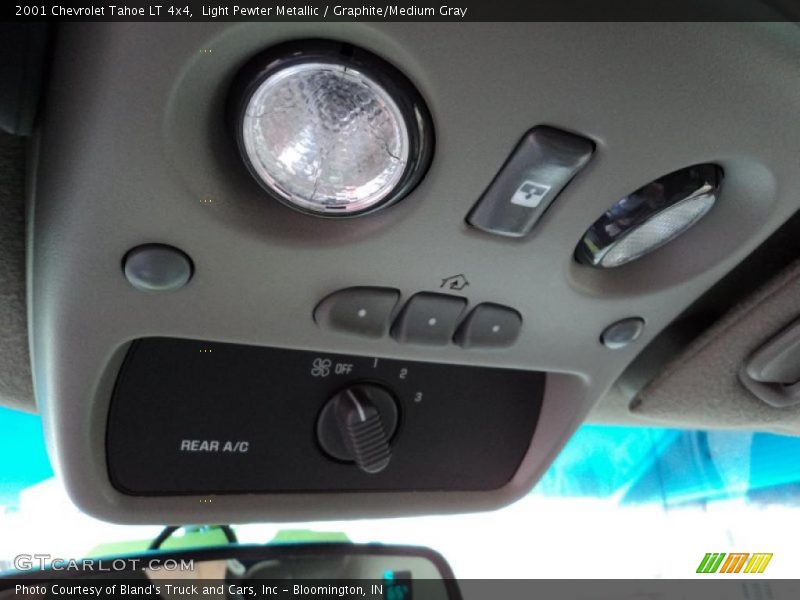 Light Pewter Metallic / Graphite/Medium Gray 2001 Chevrolet Tahoe LT 4x4