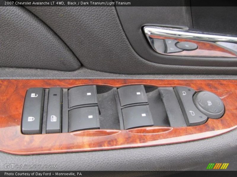 Black / Dark Titanium/Light Titanium 2007 Chevrolet Avalanche LT 4WD