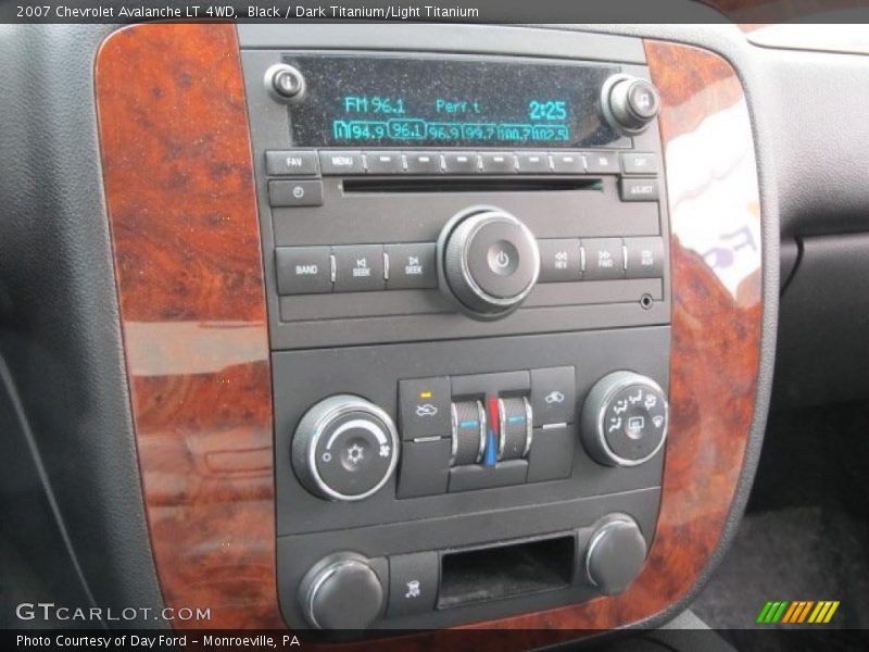 Black / Dark Titanium/Light Titanium 2007 Chevrolet Avalanche LT 4WD
