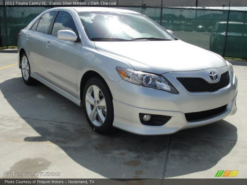 Classic Silver Metallic / Dark Charcoal 2011 Toyota Camry SE