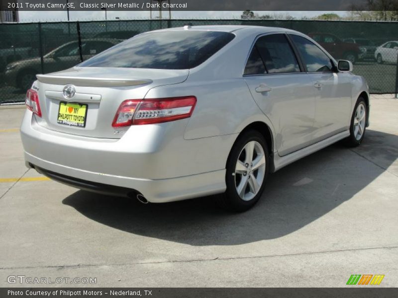 Classic Silver Metallic / Dark Charcoal 2011 Toyota Camry SE
