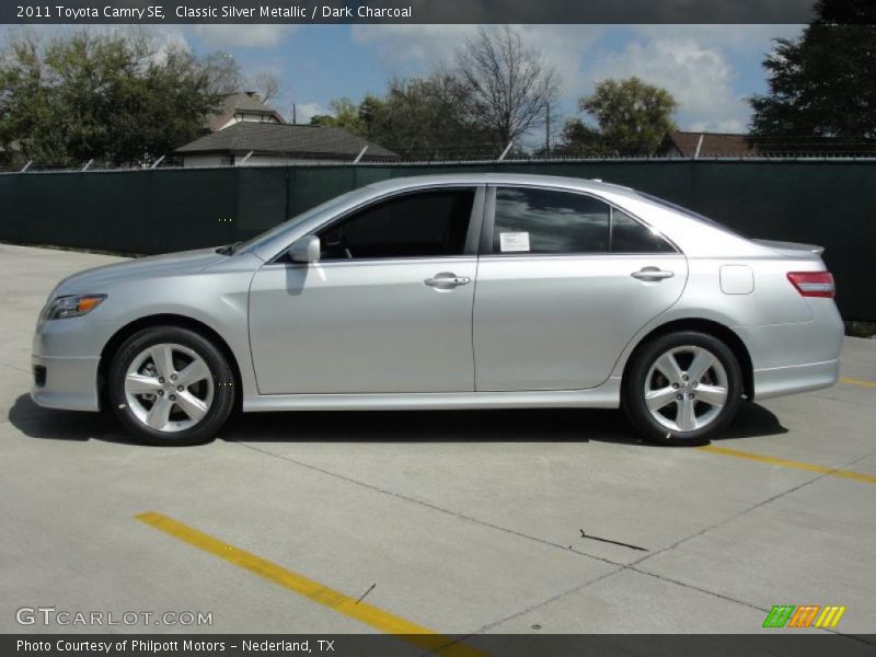 Classic Silver Metallic / Dark Charcoal 2011 Toyota Camry SE