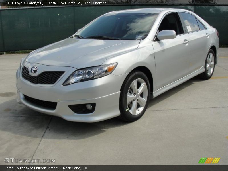 Classic Silver Metallic / Dark Charcoal 2011 Toyota Camry SE