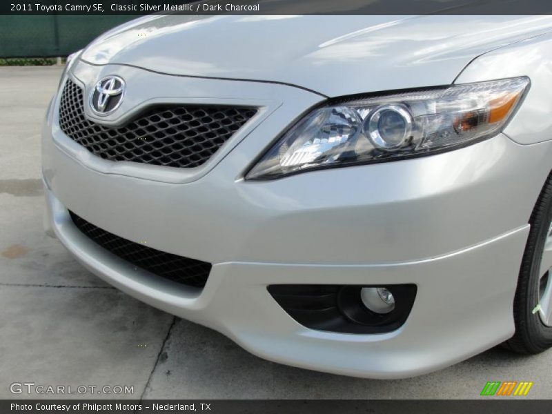 Classic Silver Metallic / Dark Charcoal 2011 Toyota Camry SE