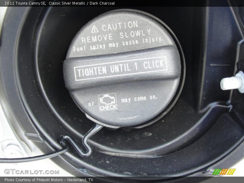 Classic Silver Metallic / Dark Charcoal 2011 Toyota Camry SE