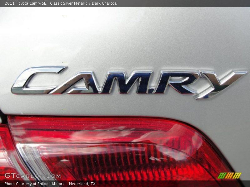 Classic Silver Metallic / Dark Charcoal 2011 Toyota Camry SE