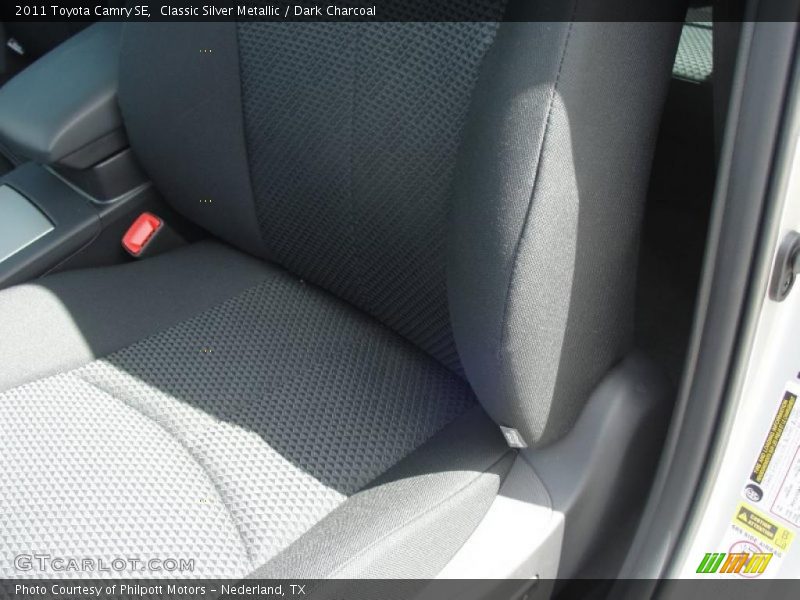 Classic Silver Metallic / Dark Charcoal 2011 Toyota Camry SE