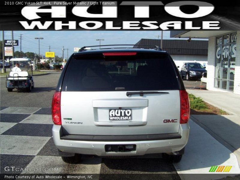 Pure Silver Metallic / Light Titanium 2010 GMC Yukon SLT 4x4