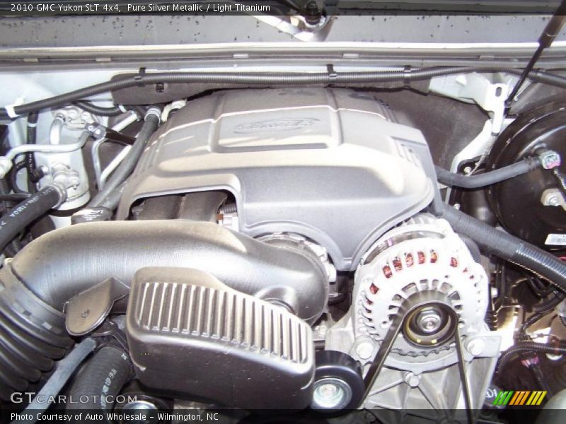Pure Silver Metallic / Light Titanium 2010 GMC Yukon SLT 4x4