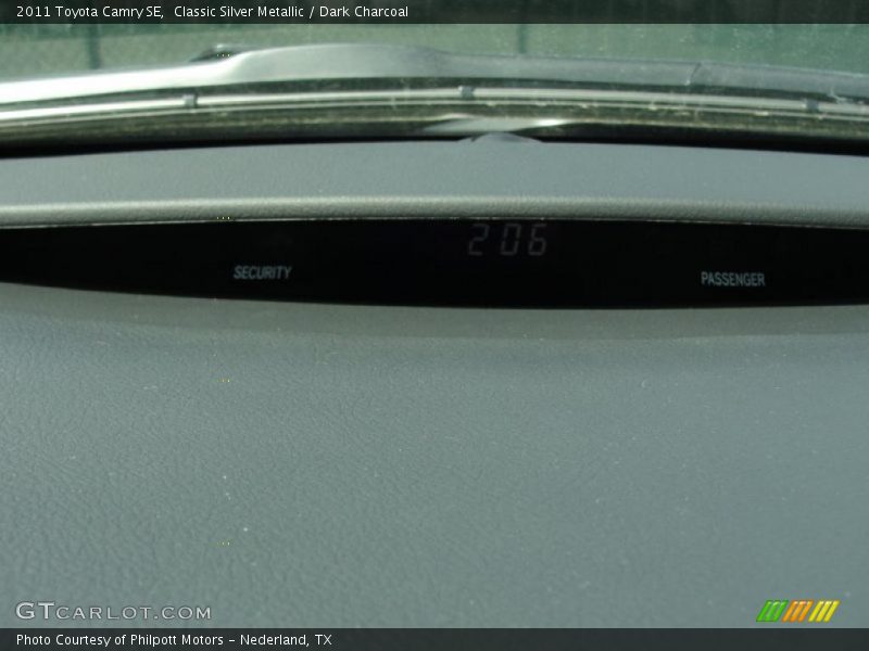 Classic Silver Metallic / Dark Charcoal 2011 Toyota Camry SE