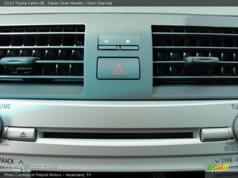 Classic Silver Metallic / Dark Charcoal 2011 Toyota Camry SE