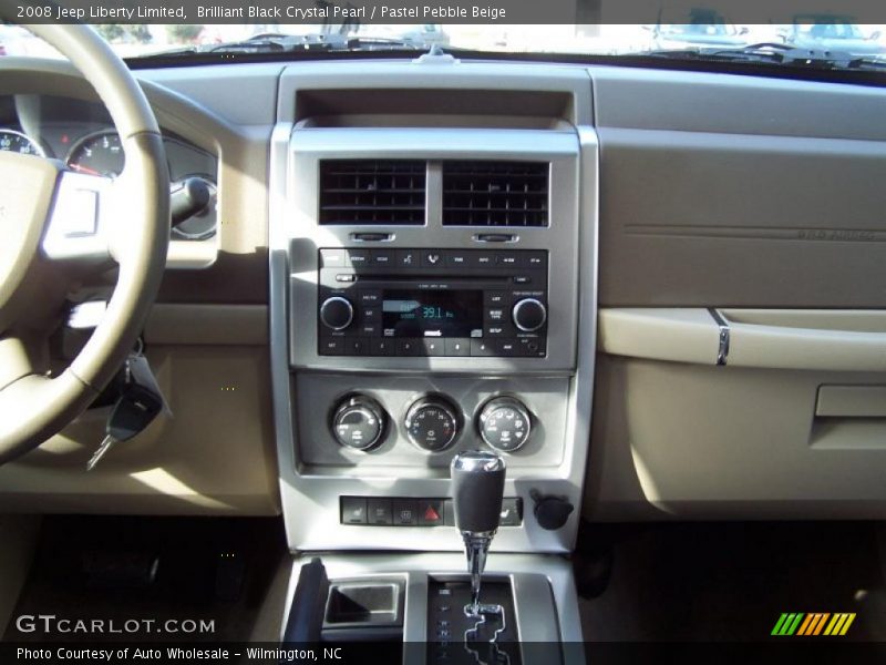 Brilliant Black Crystal Pearl / Pastel Pebble Beige 2008 Jeep Liberty Limited