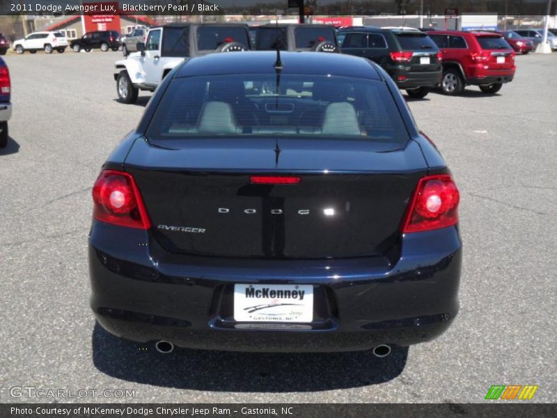 Blackberry Pearl / Black 2011 Dodge Avenger Lux