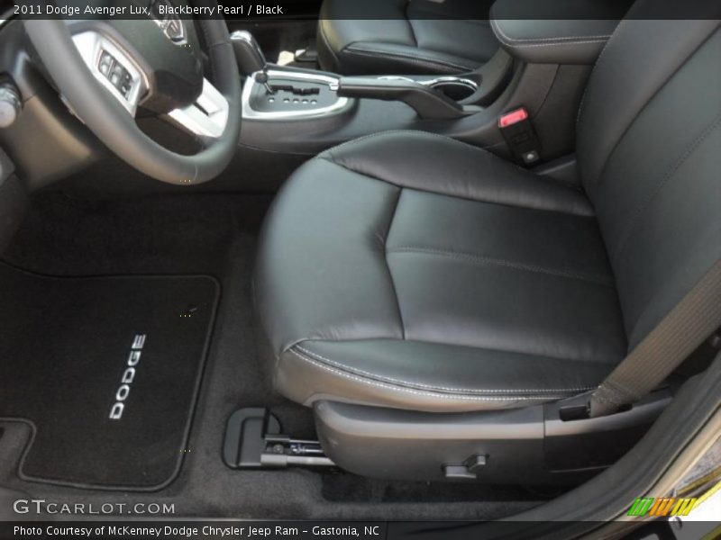  2011 Avenger Lux Black Interior