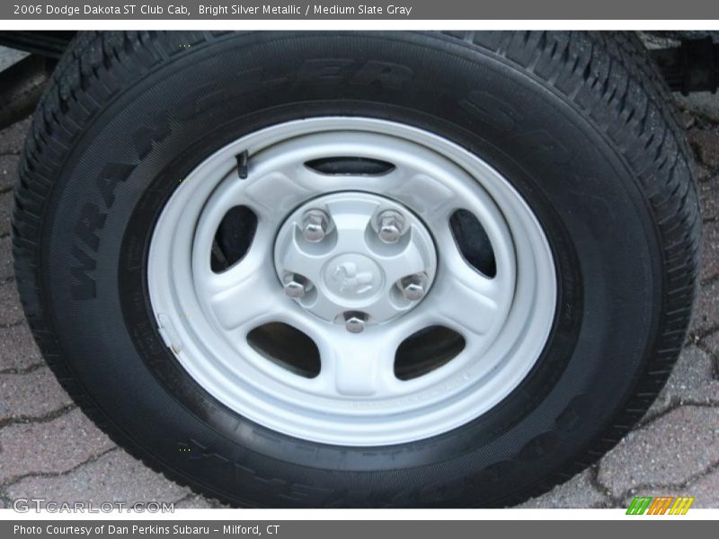  2006 Dakota ST Club Cab Wheel