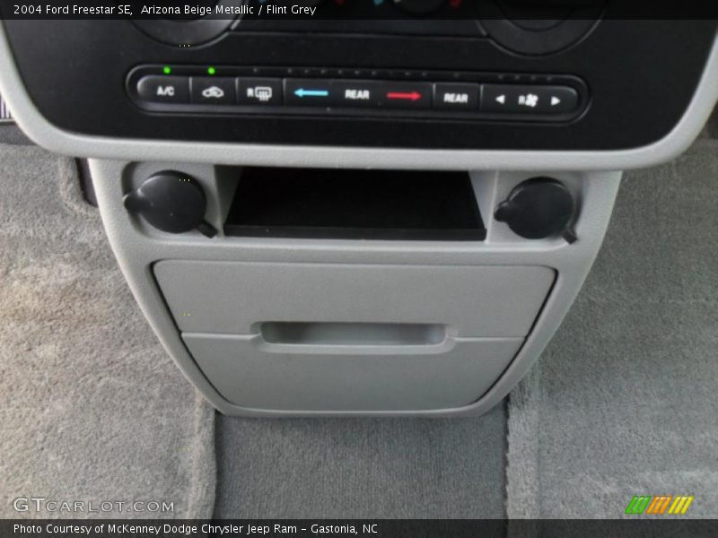 Arizona Beige Metallic / Flint Grey 2004 Ford Freestar SE