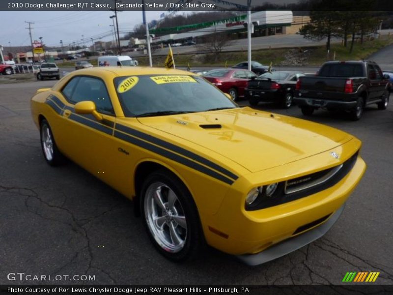 Front 3/4 View of 2010 Challenger R/T Classic