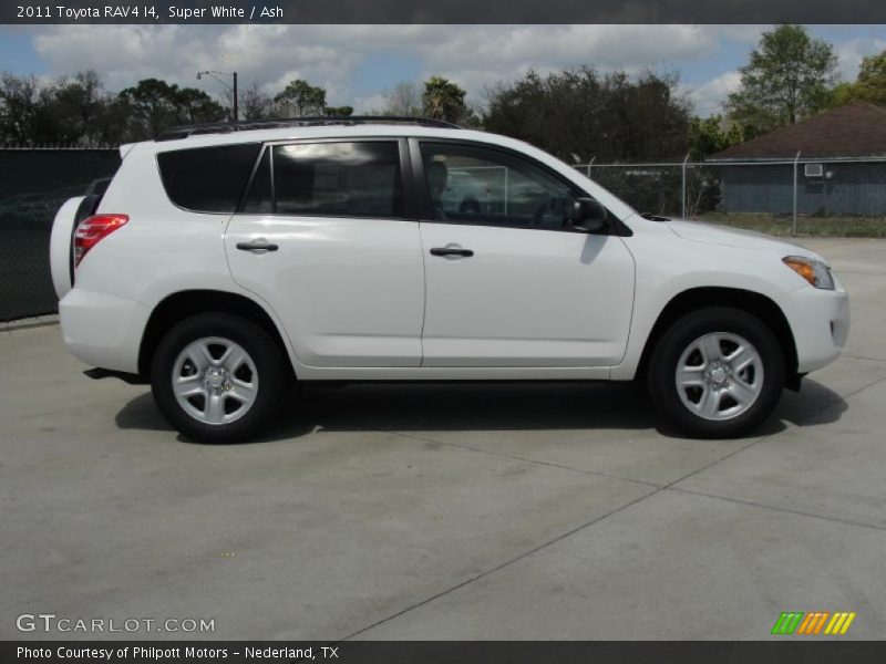 Super White / Ash 2011 Toyota RAV4 I4