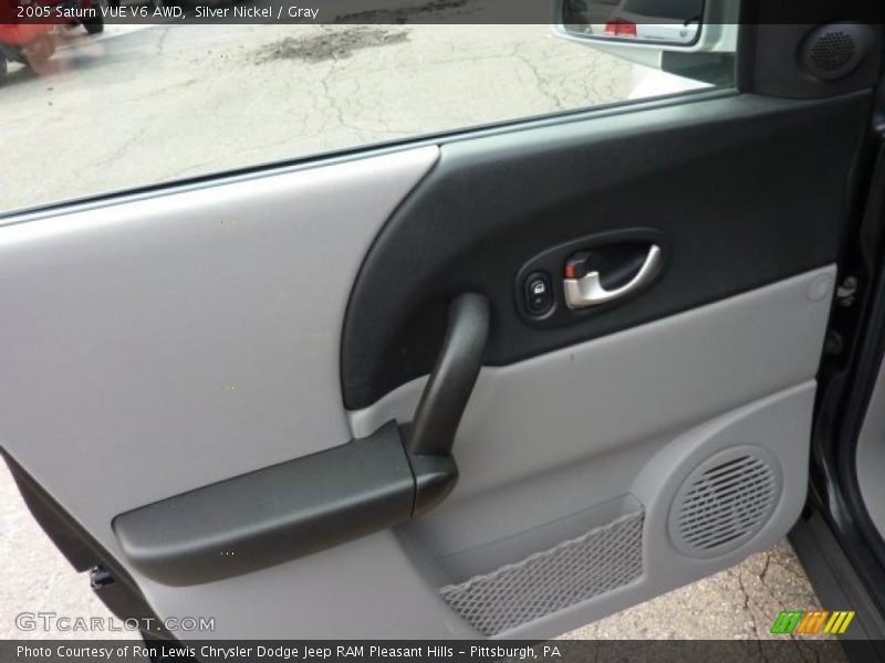 Silver Nickel / Gray 2005 Saturn VUE V6 AWD