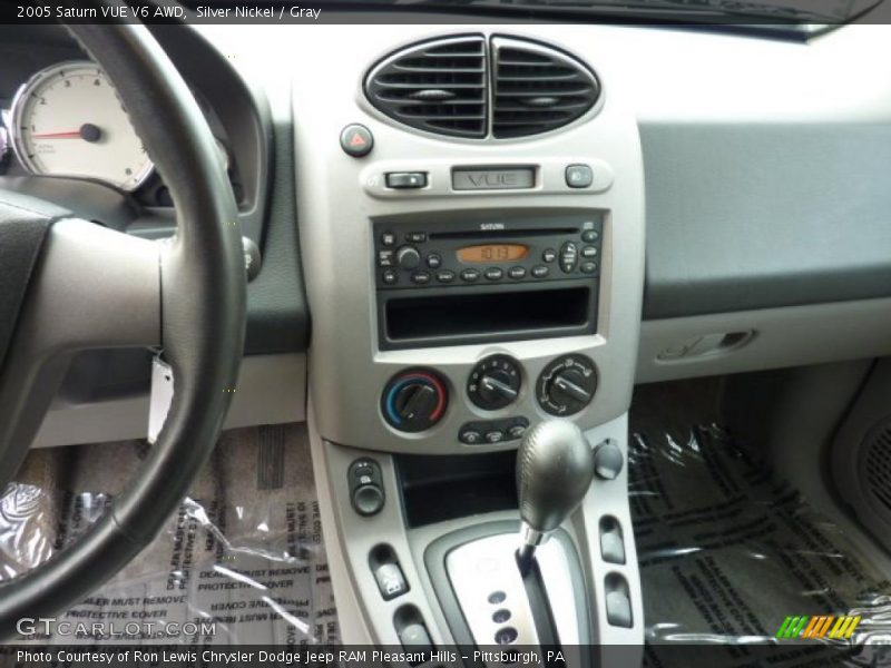 Silver Nickel / Gray 2005 Saturn VUE V6 AWD