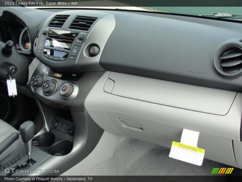 Super White / Ash 2011 Toyota RAV4 I4