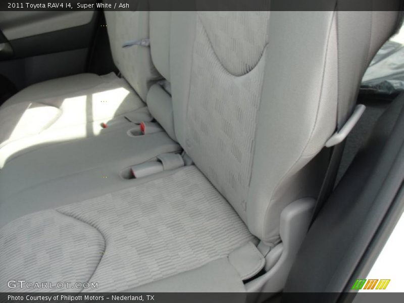 Super White / Ash 2011 Toyota RAV4 I4