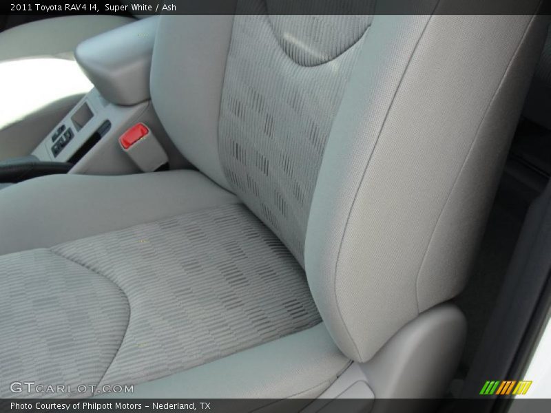 Super White / Ash 2011 Toyota RAV4 I4