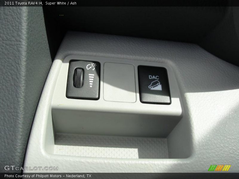Super White / Ash 2011 Toyota RAV4 I4