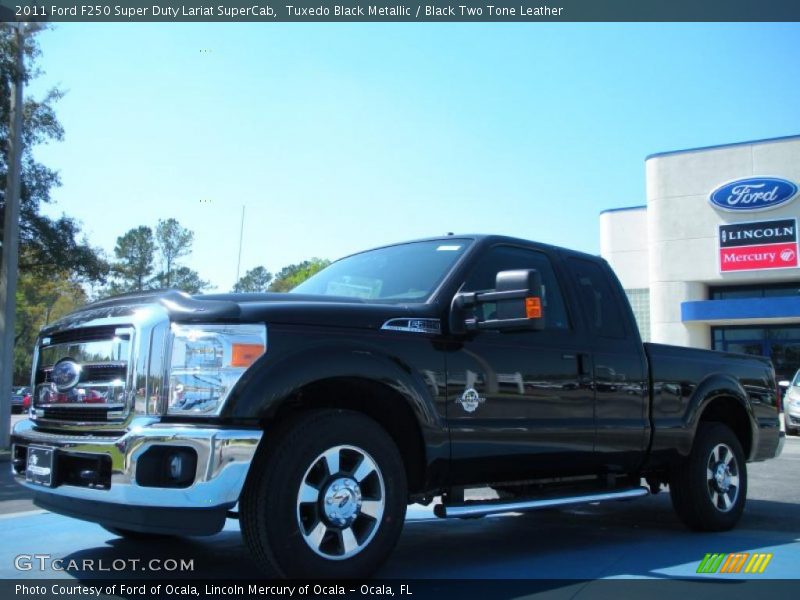 Tuxedo Black Metallic / Black Two Tone Leather 2011 Ford F250 Super Duty Lariat SuperCab