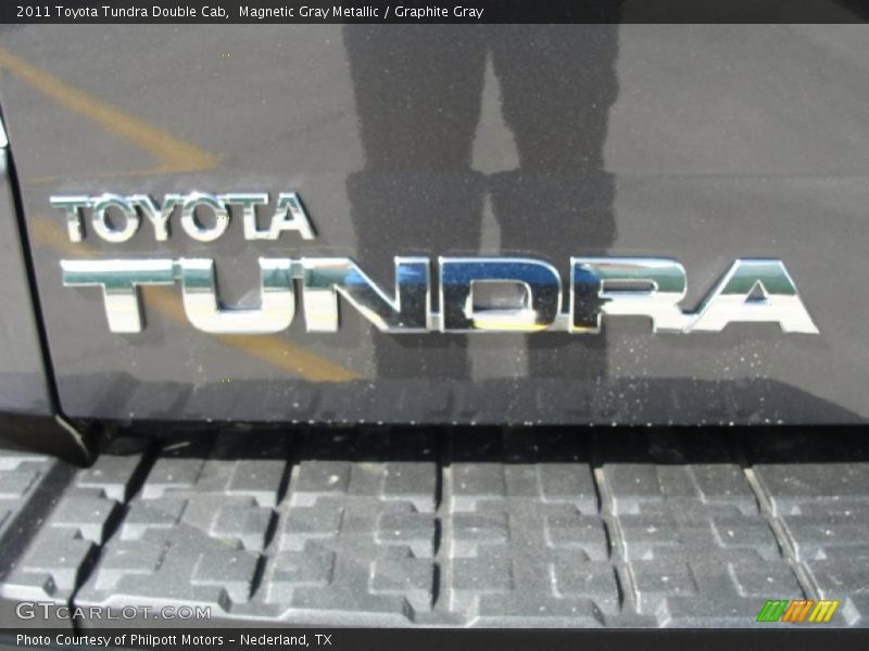 Magnetic Gray Metallic / Graphite Gray 2011 Toyota Tundra Double Cab