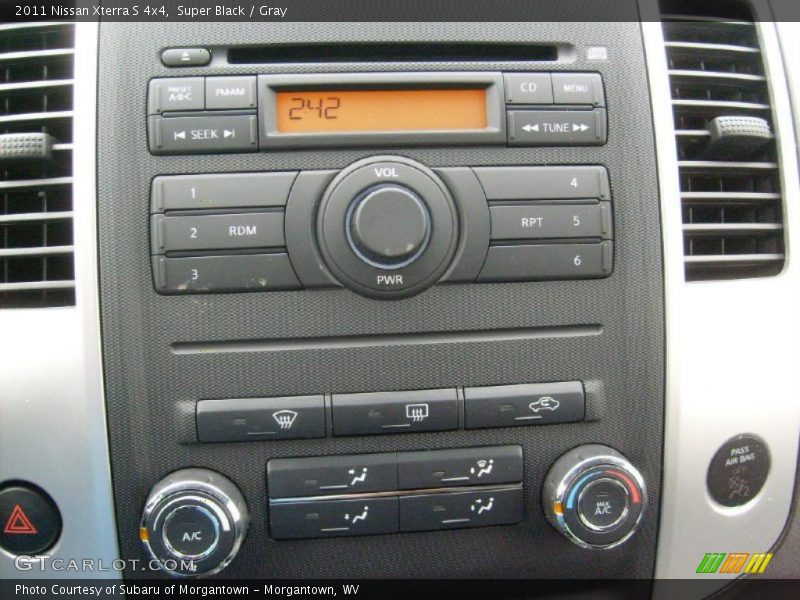 Controls of 2011 Xterra S 4x4