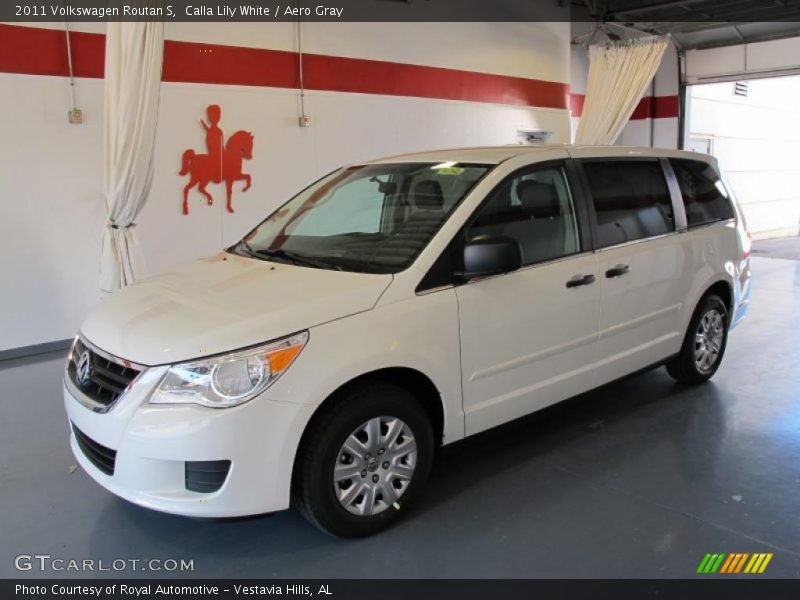Calla Lily White / Aero Gray 2011 Volkswagen Routan S