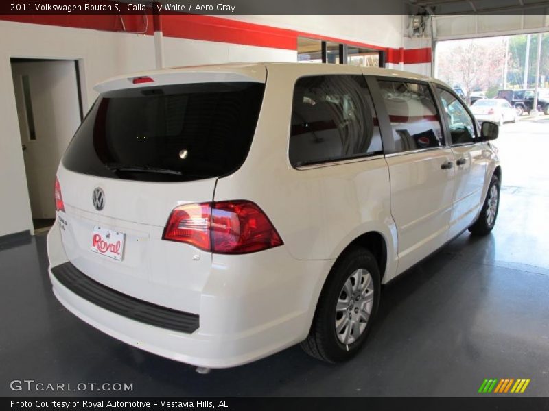 Calla Lily White / Aero Gray 2011 Volkswagen Routan S