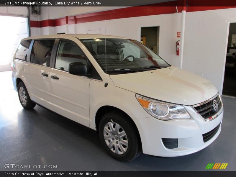 Calla Lily White / Aero Gray 2011 Volkswagen Routan S