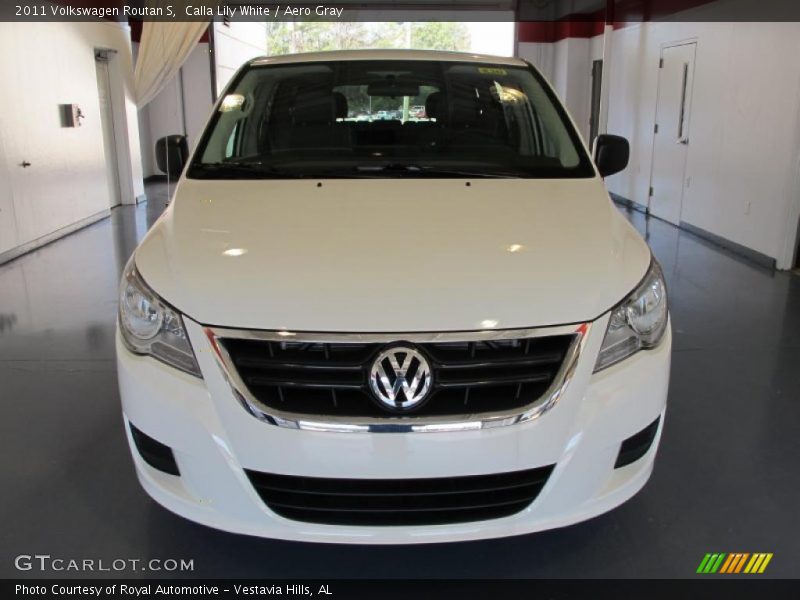 Calla Lily White / Aero Gray 2011 Volkswagen Routan S