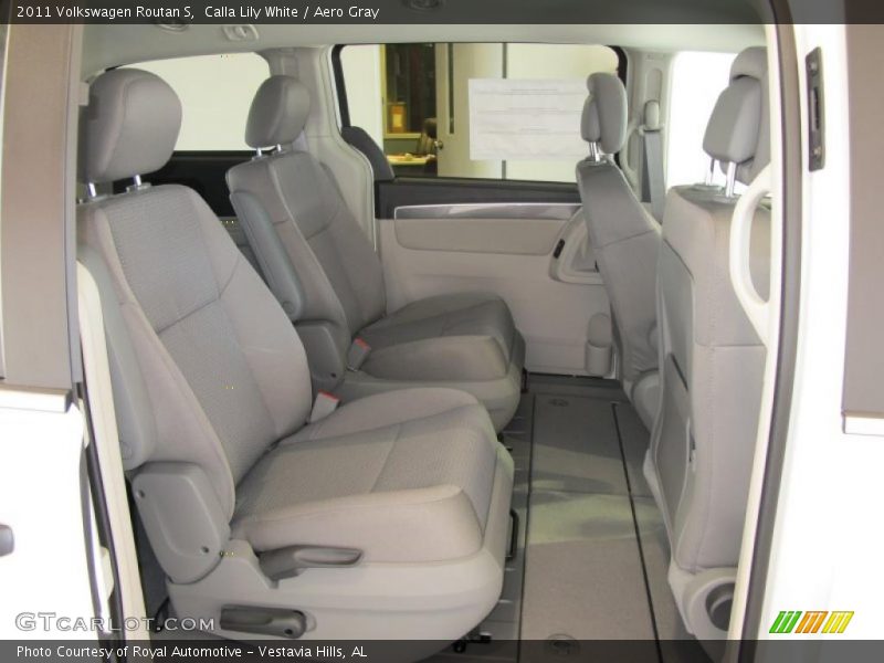  2011 Routan S Aero Gray Interior